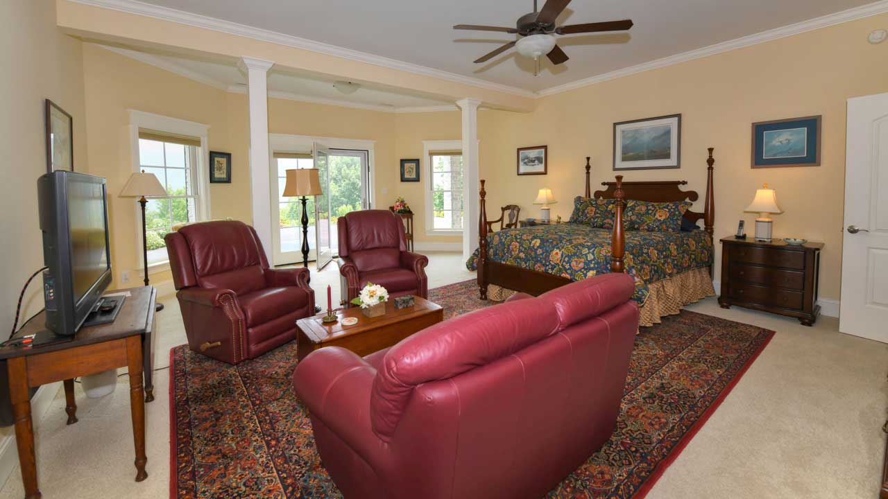121 Lexington Ct family room or guest room with full bath on terrace level